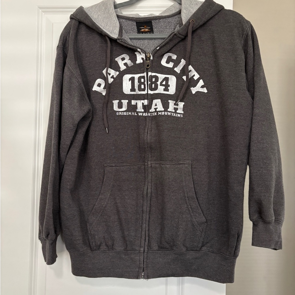 Park City Utah Ladies Gray Hoodie Size M - purchased as it was cold!